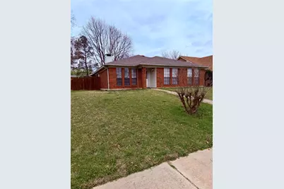 823 Blue Oak Drive, Lewisville, TX 75067 - Photo 2