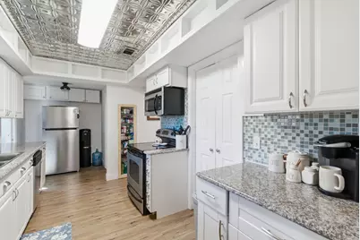 1205 Comanche Cove Drive, Granbury, TX 76048 - Photo 8