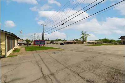 1005 Fort Worth Highway, Weatherford, TX 76086 - Photo 10
