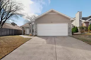 917 Richards Dr, Cedar Hill, TX 75104 - Photo 2
