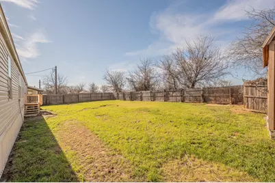 912 Skylark Drive, Granbury, TX 76049 - Photo 34
