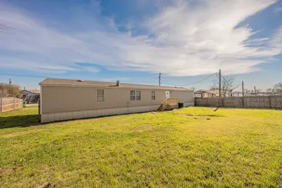 912 Skylark Drive, Granbury, TX 76049 - Photo 36