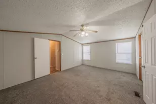 912 Skylark Dr, Granbury, TX 76049 - Photo 18