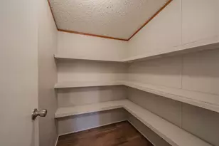 912 Skylark Dr, Granbury, TX 76049 - Photo 12