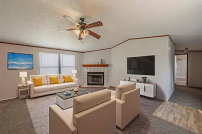 912 Skylark Drive, Granbury, TX 76049 - Photo 4