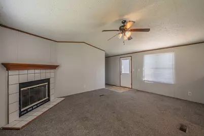 912 Skylark Drive, Granbury, TX 76049 - Photo 6