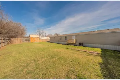 912 Skylark Drive, Granbury, TX 76049 - Photo 36