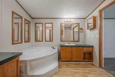 912 Skylark Drive, Granbury, TX 76049 - Photo 22