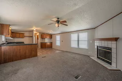 912 Skylark Drive, Granbury, TX 76049 - Photo 4