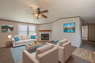 912 Skylark Dr, Granbury, TX 76049 - Photo 2