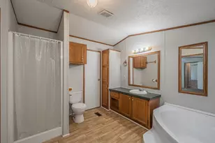 912 Skylark Dr, Granbury, TX 76049 - Photo 22