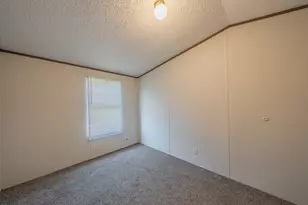 912 Skylark Dr, Granbury, TX 76049 - Photo 26