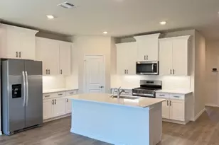 2178 Serenity Ln, Arlington, TX 76015 - Photo 2