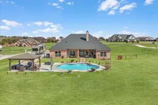 139 Stanford Ln, Springtown, TX 76082 - Photo 2