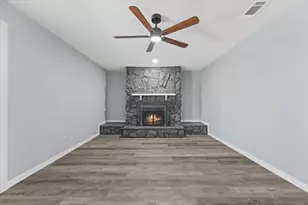 802 La Fiesta Dr, Grand Prairie, TX 75052 - Photo 6