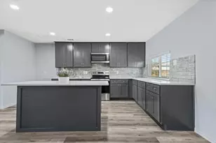 802 La Fiesta Dr, Grand Prairie, TX 75052 - Photo 8