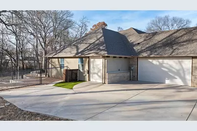 401 Acorn Trail, Granbury, TX 76049 - Photo 34