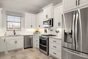 401 Acorn Trl, Granbury, TX 76049 - Photo 10