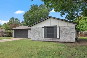 1304 Bradley Ct, Cleburne, TX 76033 - Photo 16