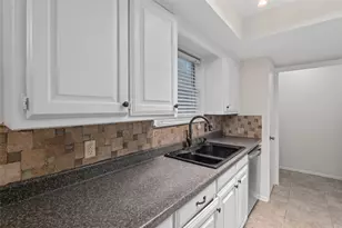 1304 Bradley Ct, Cleburne, TX 76033 - Photo 4