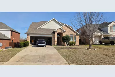 1724 Hidden Brook Drive, Grand Prairie, TX 75050 - Photo 2