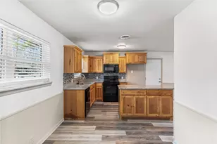 1204 Elmwood St, Gainesville, TX 76240 - Photo 10