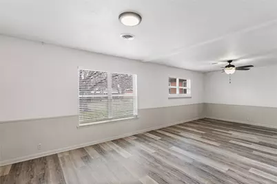 1204 Elmwood Street, Gainesville, TX 76240 - Photo 8