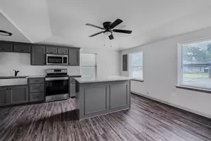 312 Hackney St, Collinsville, TX 76233 - Photo 8