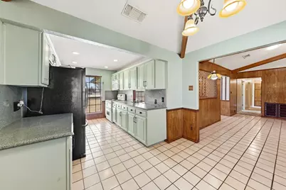 339 Crestview Drive, Red Oak, TX 75154 - Photo 6