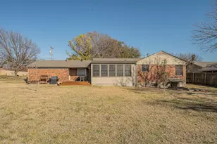 202 S Tower St, Weatherford, TX 76086 - Photo 32