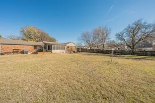 202 S Tower St, Weatherford, TX 76086 - Photo 30