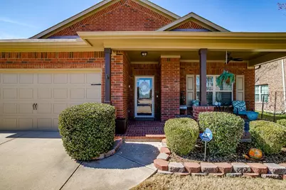 5843 Candlelight Lane, Grand Prairie, TX 75052 - Photo 2