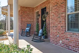 1218 Meander Rd, Granbury, TX 76049 - Photo 2