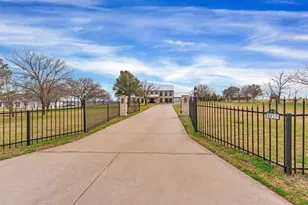 5817 County Rd 913, Godley, TX 76044 - Photo 10