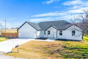 171 Tryall Ct, Bridgeport, TX 76426 - Photo 2