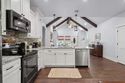 610 W Elm Street, Denison, TX 75020 - Photo 10