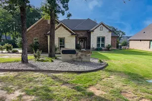 101 Lighthouse Ln, Mabank, TX 75143 - Photo 1
