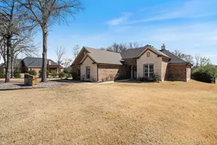 101 Lighthouse Ln, Mabank, TX 75143 - Photo 2