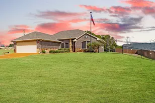 4001 Marana Dr, Granbury, TX 76048 - Photo 2