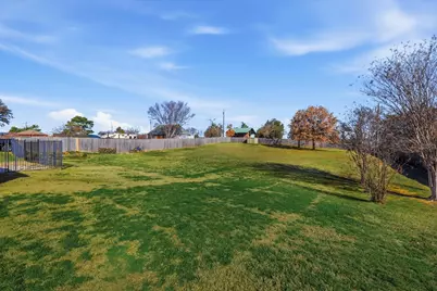 810 Waite Drive, Lewisville, TX 75077 - Photo 32