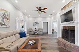 810 Waite Dr, Lewisville, TX 75077 - Photo 10