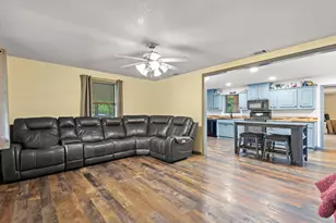 201 S Caney St, Dodd City, TX 75438 - Photo 6