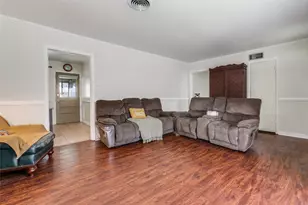 1918 S Fifth St, Garland, TX 75040 - Photo 6