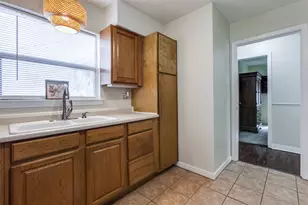 1918 S Fifth St, Garland, TX 75040 - Photo 12