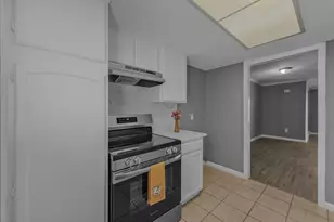 74 E Mountain Creek Ct, Grand Prairie, TX 75052 - Photo 12