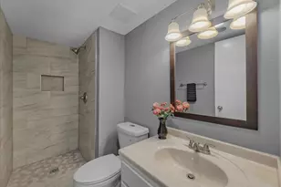 74 E Mountain Creek Ct, Grand Prairie, TX 75052 - Photo 10