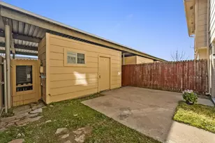 74 E Mountain Creek Ct, Grand Prairie, TX 75052 - Photo 30
