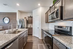 808 Fueller Dr, Aubrey, TX 76227 - Photo 6