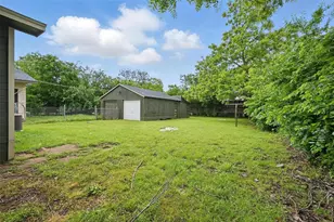 906 E Houston St, Sherman, TX 75092 - Photo 28