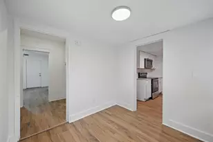 906 E Houston St, Sherman, TX 75092 - Photo 6